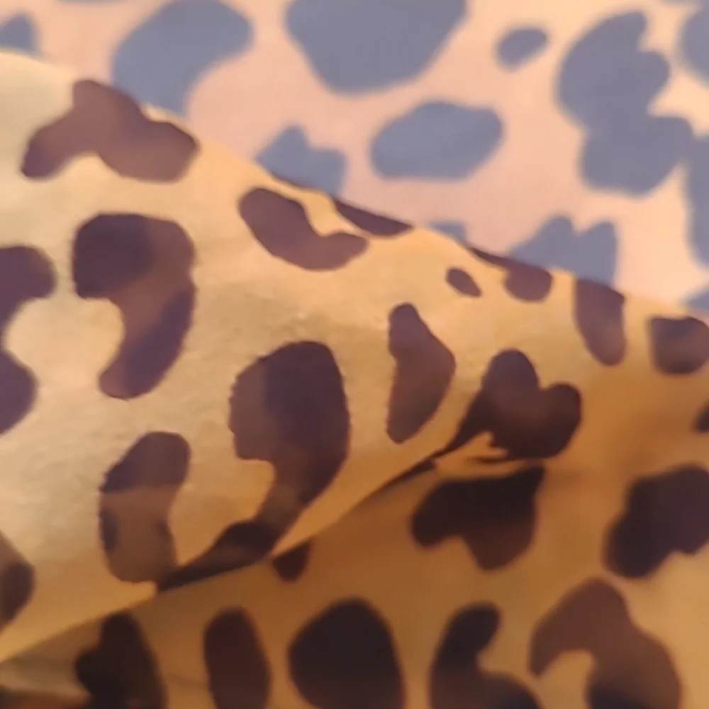 Henri Bendel Animal print square scarf - Picture 5 of 6